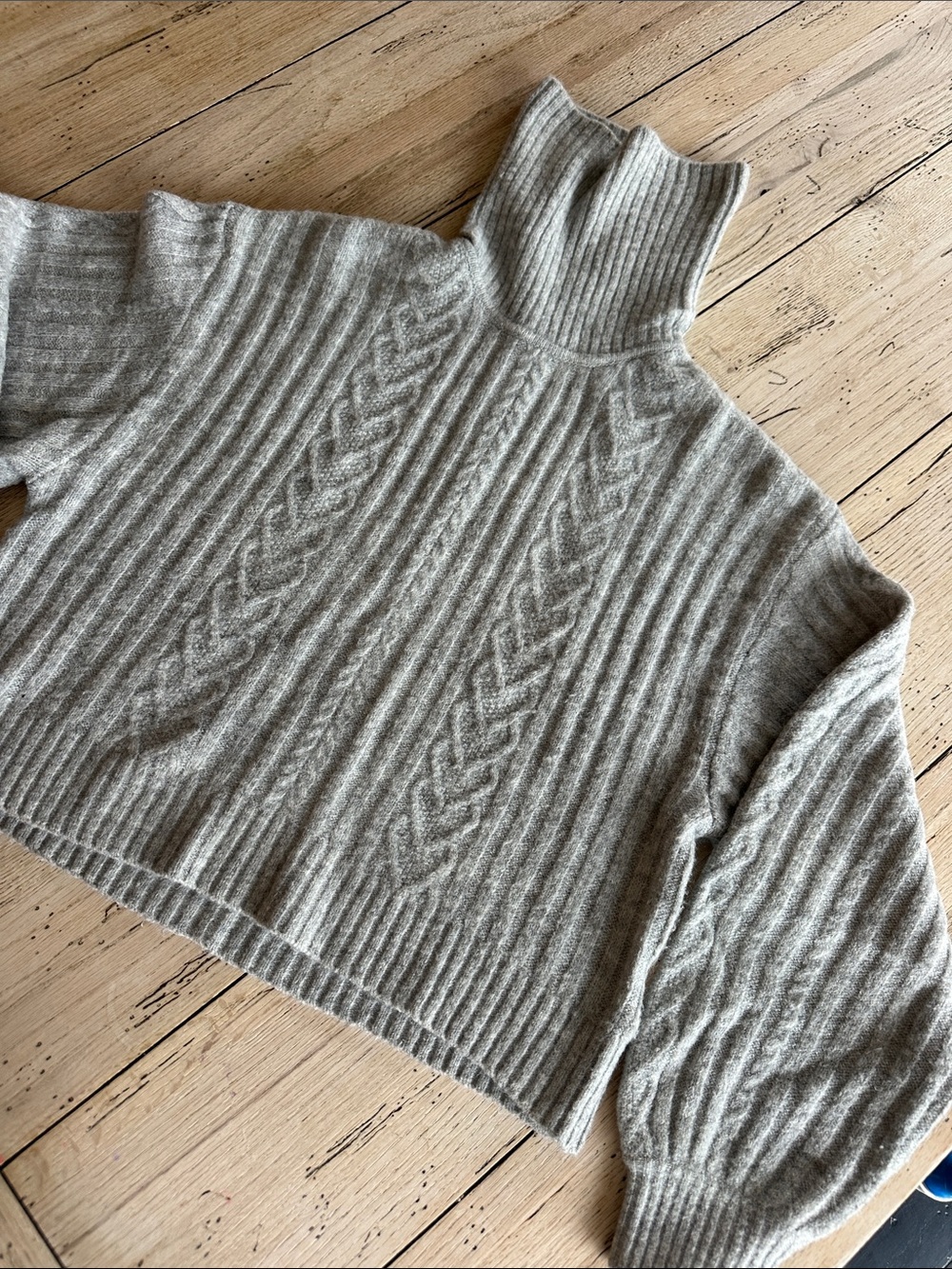 H&M Gray Cable Ribbed Turtleneck Sweater